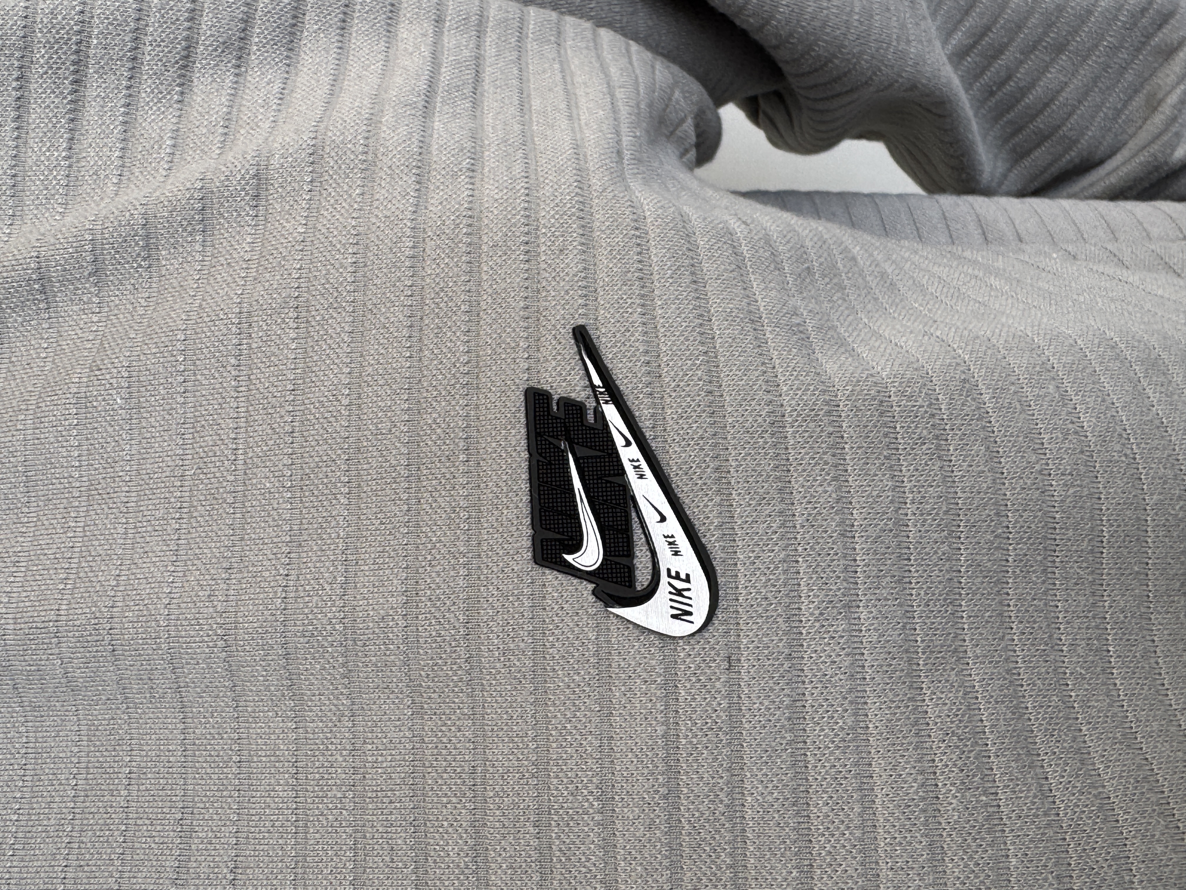 HERITAGE WAVE TEXTURED SWEATSHIRT-GRAY