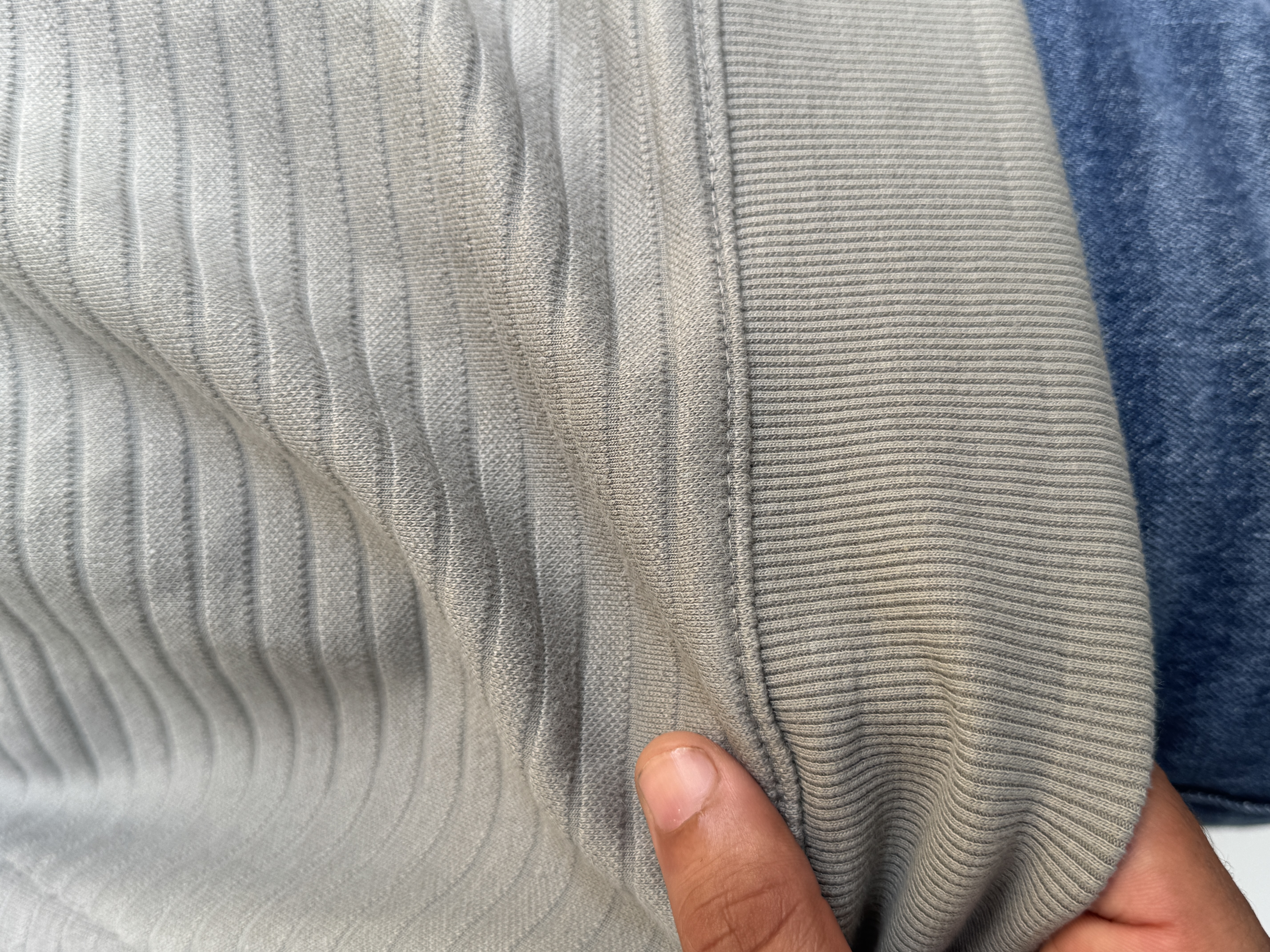 HERITAGE WAVE TEXTURED SWEATSHIRT-GRAY